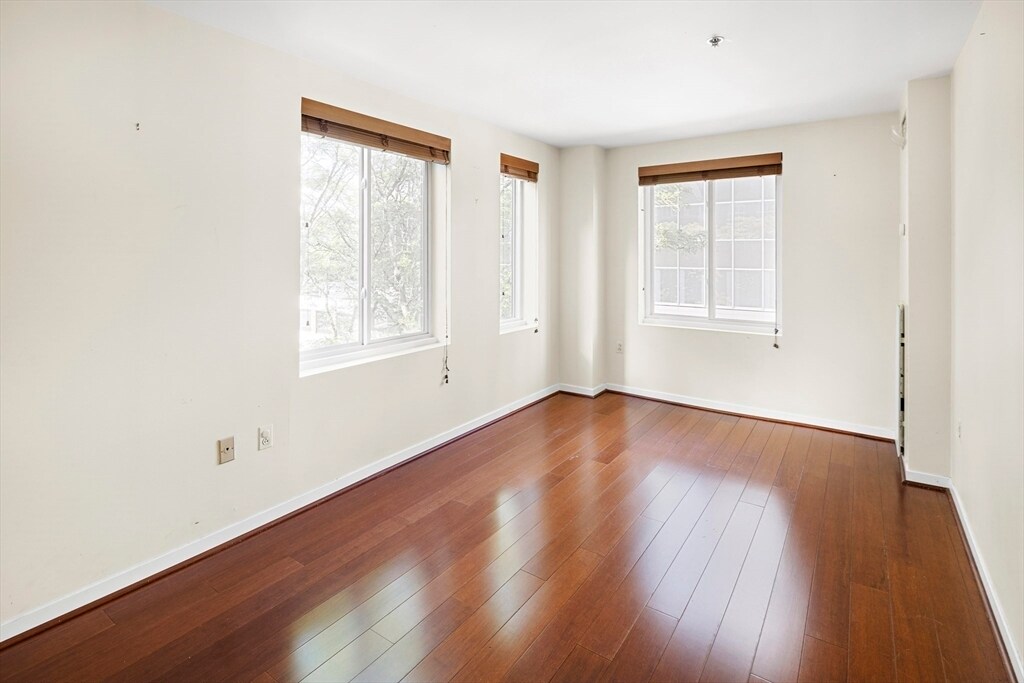 Building Photo - 950 Massachusetts Ave