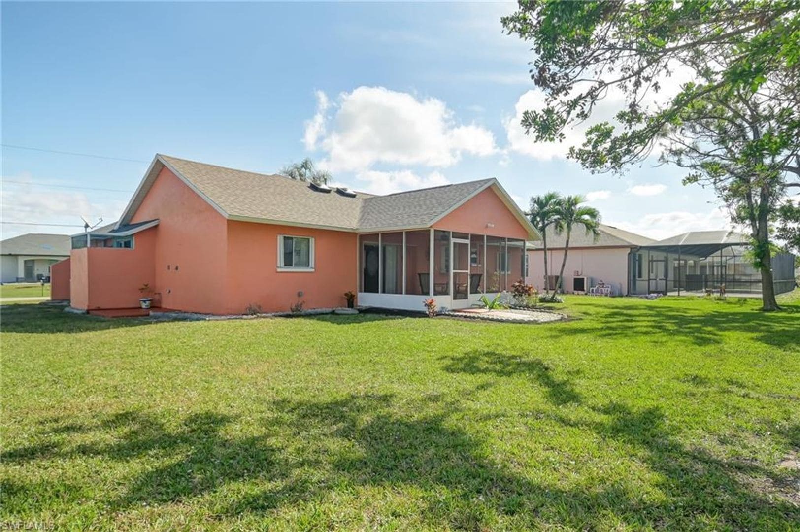 Building Photo - 3824 SW 14th Ave