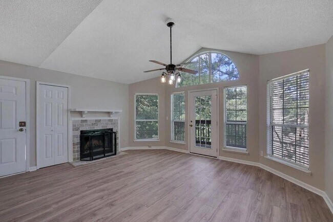 Building Photo - 1215 Waterville Ct