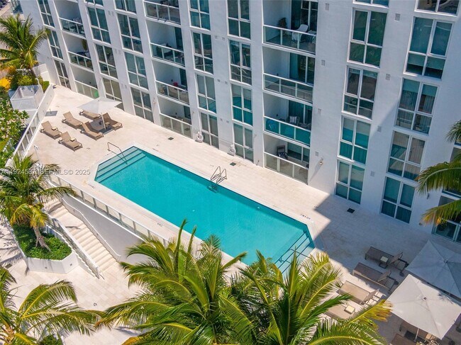 Building Photo - 401 N Birch Rd