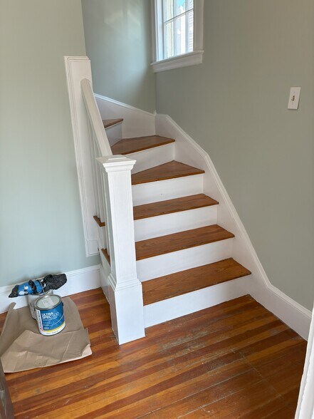Entryway - 27 Rose St