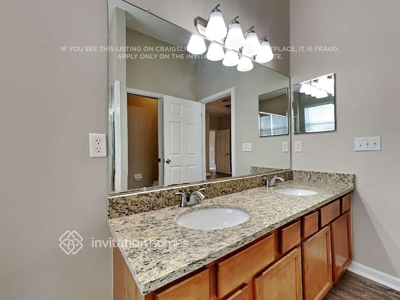 Building Photo - 3813 Westridge Dr