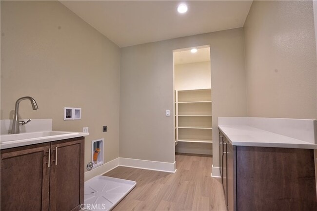 Building Photo - 6544 Canyon Oaks Dr