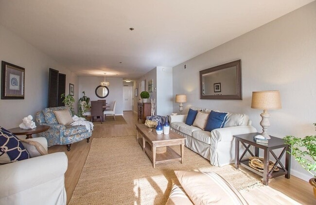 Building Photo - Utilities Paid! Modern 2 Bed Condo on the Water! Live by the Bay