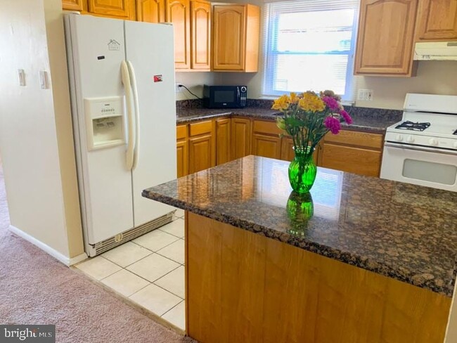 Building Photo - 7615 Algon Ave