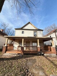 Building Photo - 210&amp;210 1/2 S Pearl