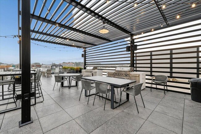 Building Photo - 18 Artisan Dr