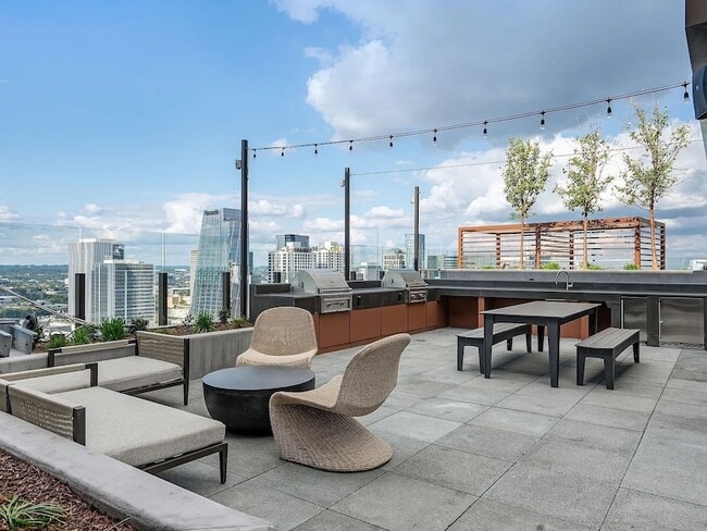 Building Photo - 1212 Demonbreun St