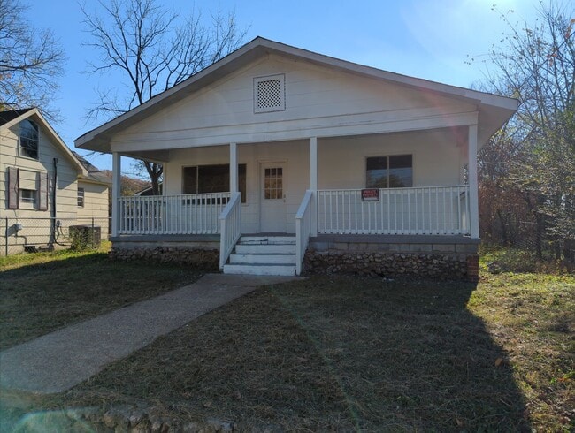 Primary Photo - 2 Bedroom Rossville House