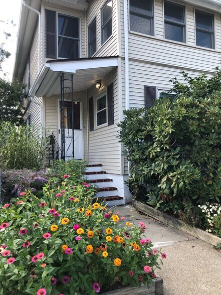 Primary Photo - 16 Strathmore Rd