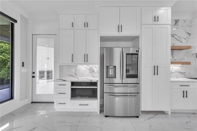 Building Photo - 3671 Hamilton Mill Rd