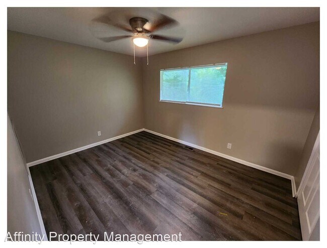 Building Photo - 4 br, 1.5 bath House - 835 Green Oak Ter