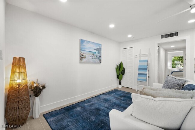 Building Photo - 342 Harbour Dr