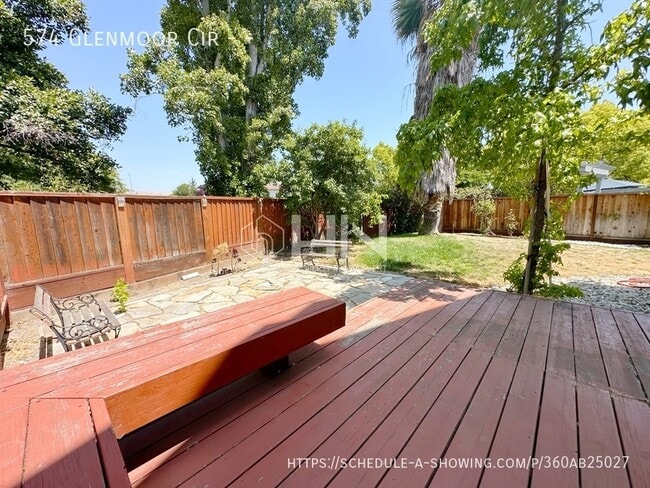 Building Photo - 574 Glenmoor Cir