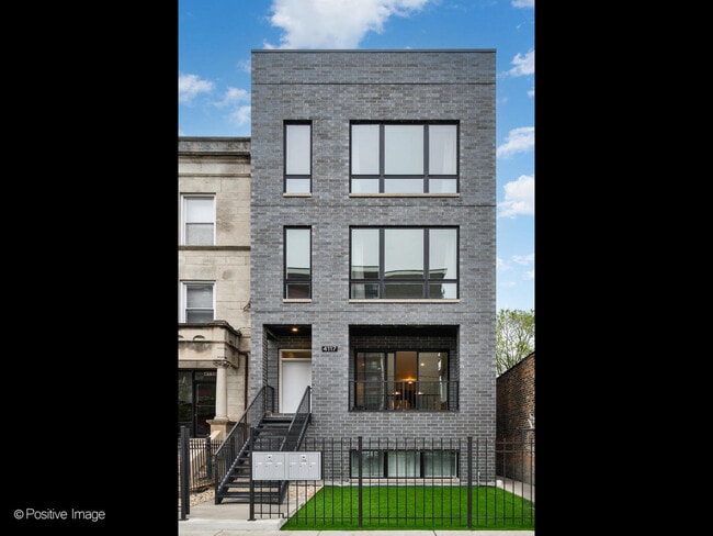 Primary Photo - 4119 S Indiana Ave