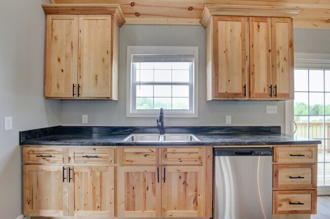 Building Photo - 5821 Highland Lick Rd
