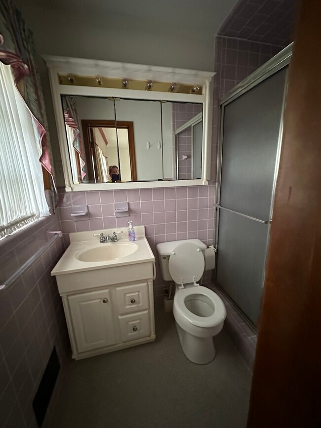 Building Photo - 503 S Pontiac Ave