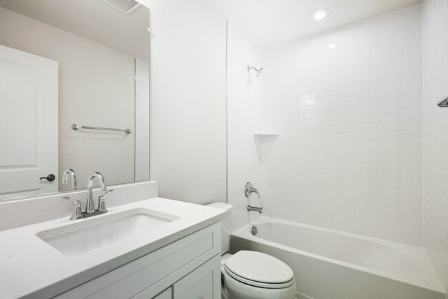 Building Photo - 1017 Venifena Terrace SE