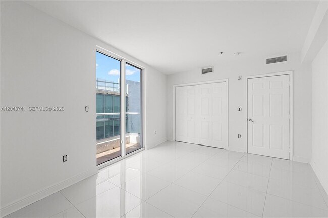 Building Photo - 6362 Collins Ave