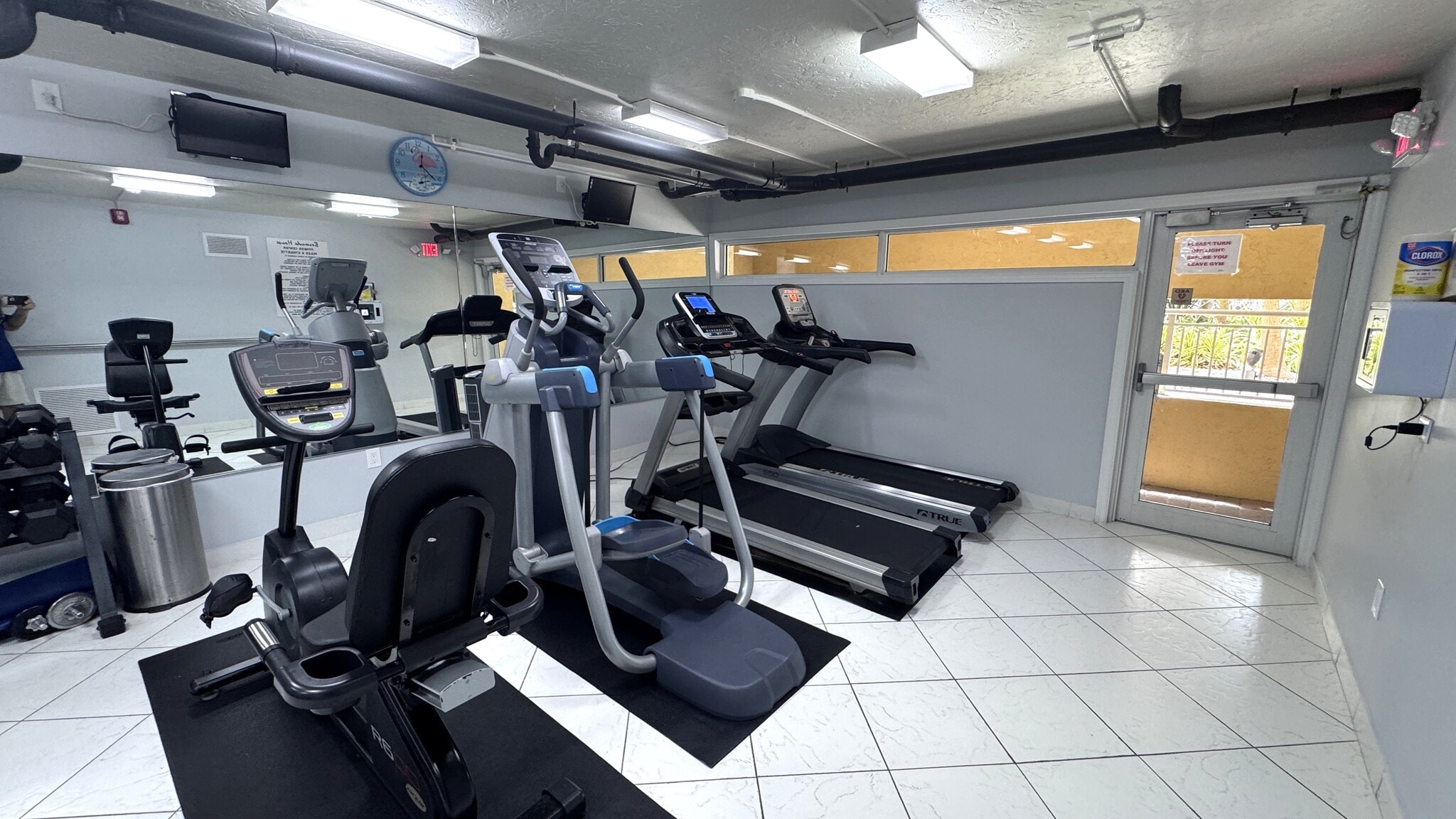 Building Photo - 328 N Ocean Blvd