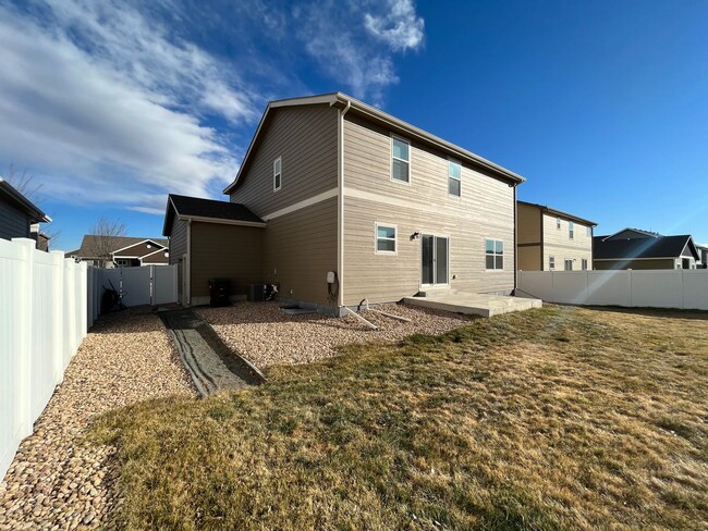 Building Photo - Beautiful Home in Windsor