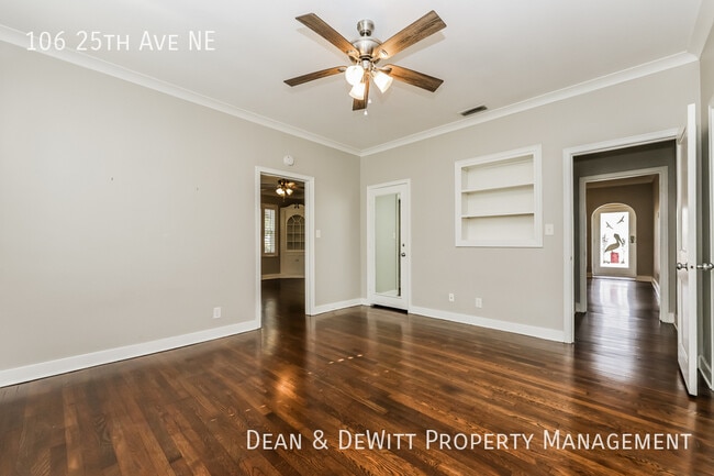 Building Photo - 106 25th Ave NE