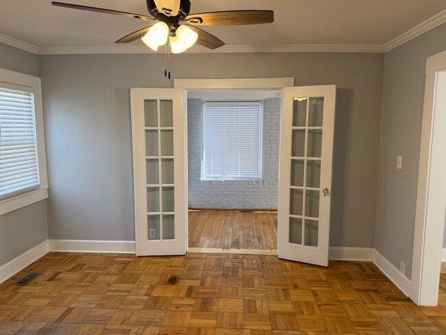 Building Photo - GHENT - 4 Bedroom Home with a Detached Garage