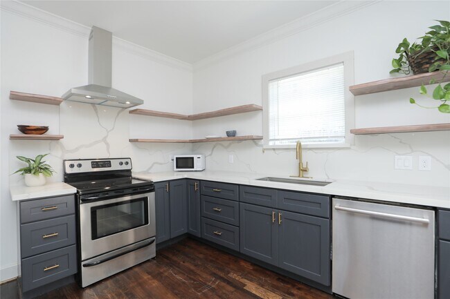 Building Photo - 1244 W 21st St