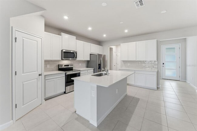 Building Photo - 3264 Timber Xing Ave