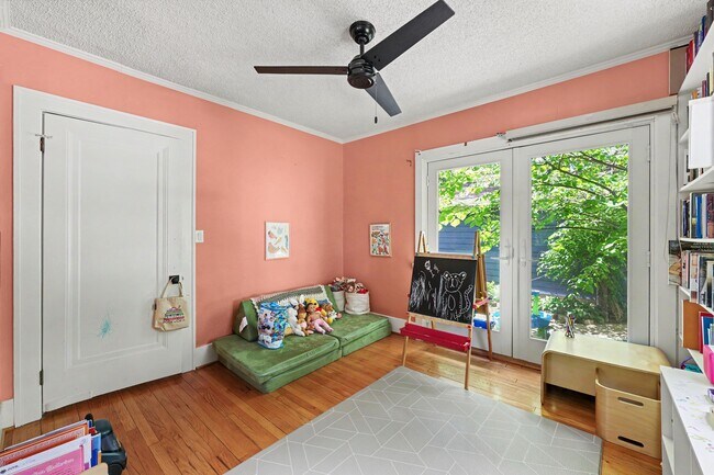 Building Photo - 307 Doty Ave