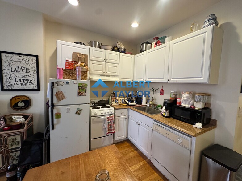 Primary Photo - 25 Phillips St