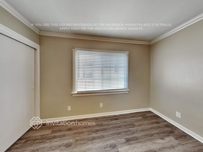 Building Photo - 2062 W 65th St