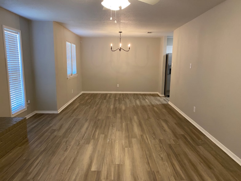 Building Photo - 4903 Sanderson Ln