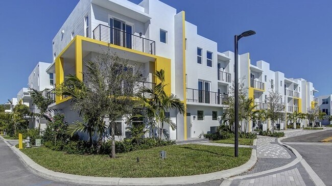 Building Photo - 5500 Broken Sound Blvd NW