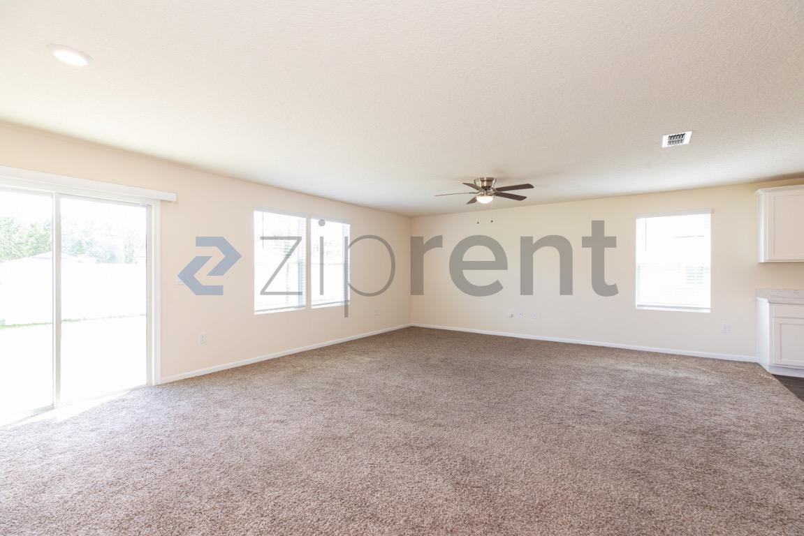 Building Photo - Unit