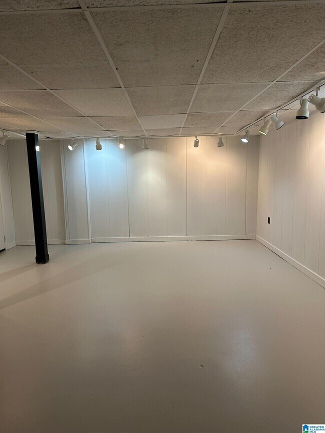 Building Photo - 905 45th St N