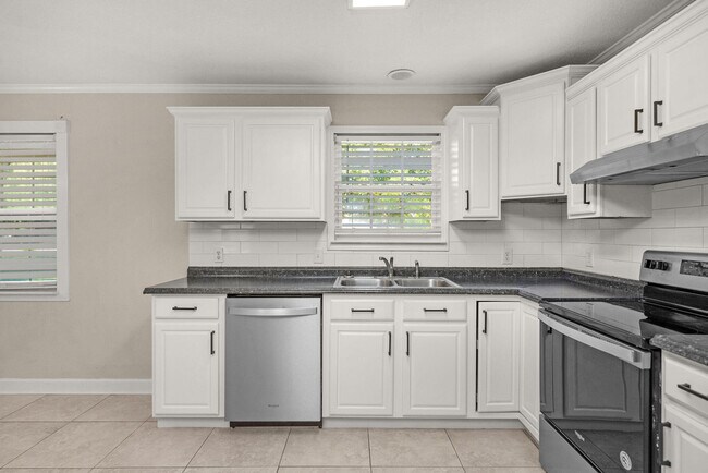 Building Photo - 4490 FL-87