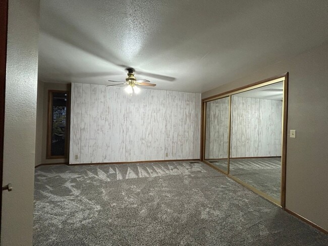 Building Photo - 6367 Woodman Dr