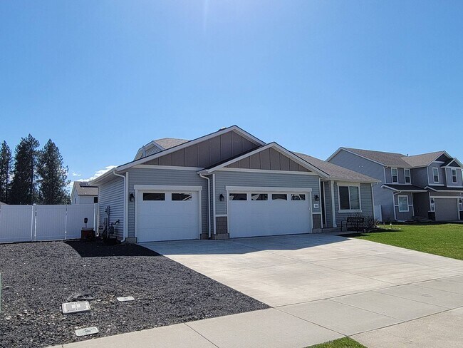 Driveway - 15407 N Renee Ct