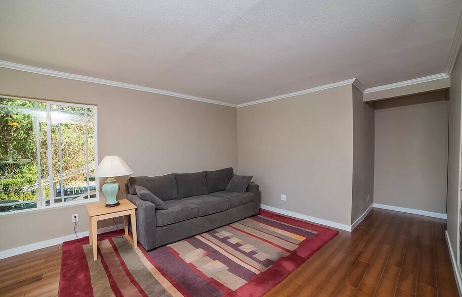 Living Room on the Main - 1426 Queen Ave NE