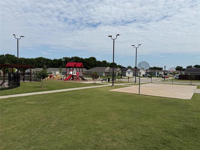 Building Photo - 206 Sunflower St