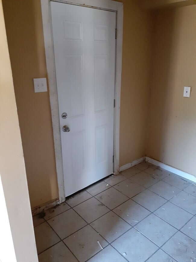 Building Photo - 3414 Pine Ridge Ln