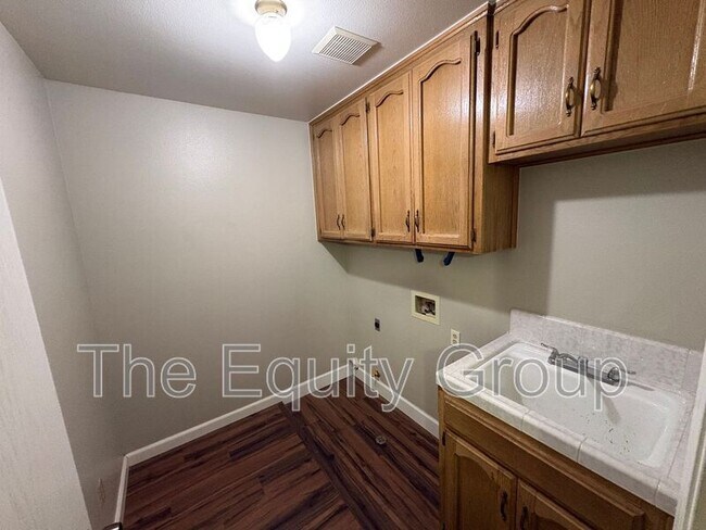 Building Photo - 3702 W Dorothea Ct