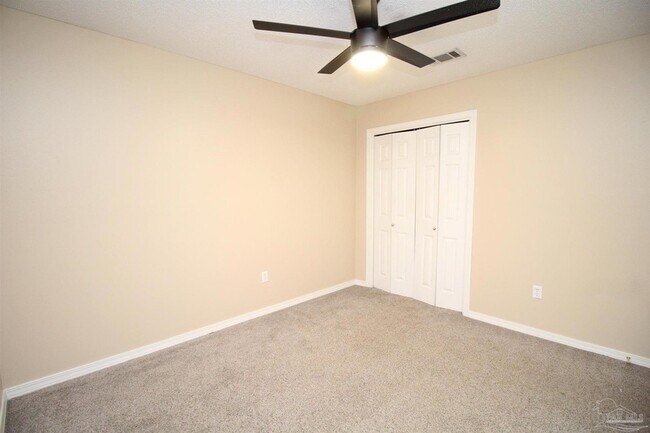 Building Photo - 5947 Grandview Dr