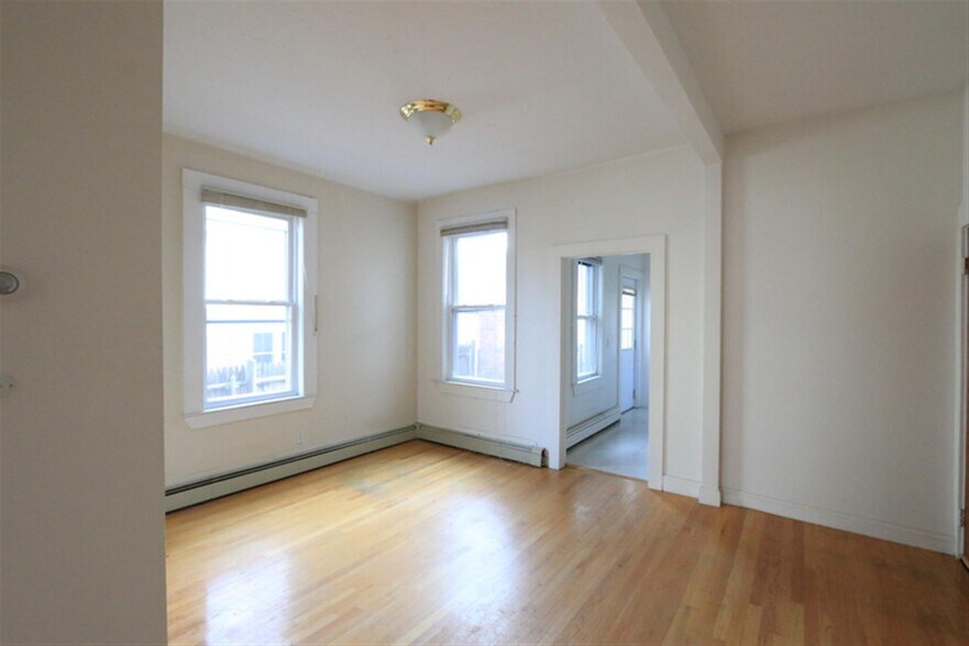 Building Photo - 60 Sacramento St