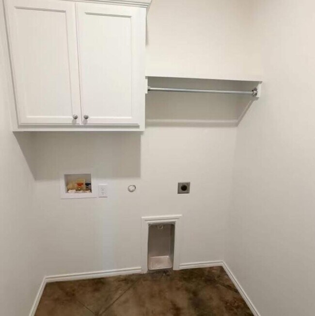 Building Photo - Stunning New 3/2 Townhomes