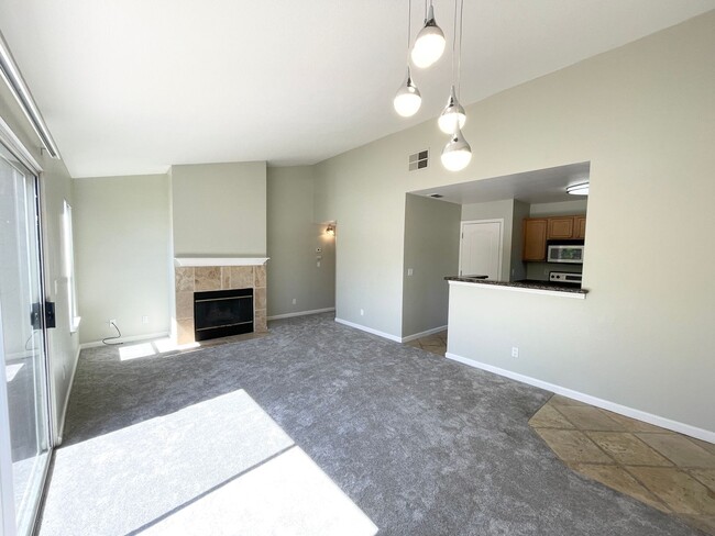 Building Photo - Perfect Shape Condo in San Ramon with many...