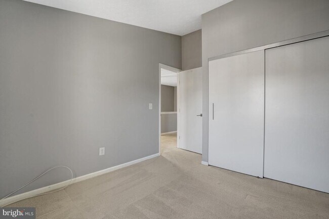 Building Photo - 6063 Hydrangea Dr