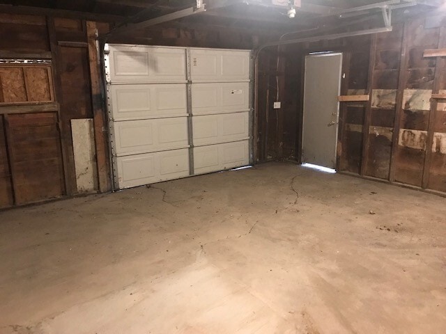Building Photo - AVAILABLE NOW!! FOR LEASE Beautiful 3-Bedroom House in Grand Blanc