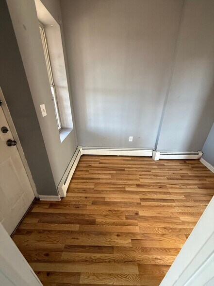 Building Photo - 61 Bedford St